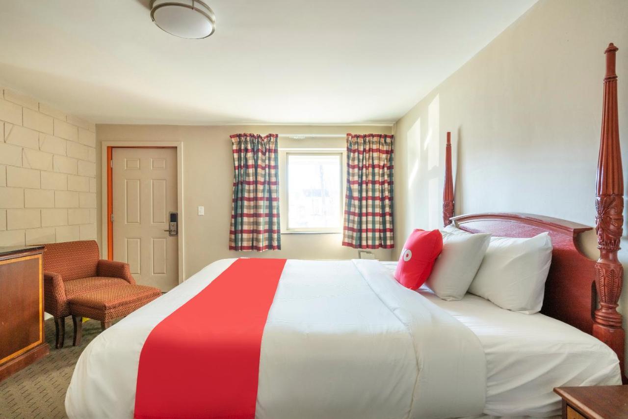 Oyo Hotel Malden Ma Broadway Kültér fotó