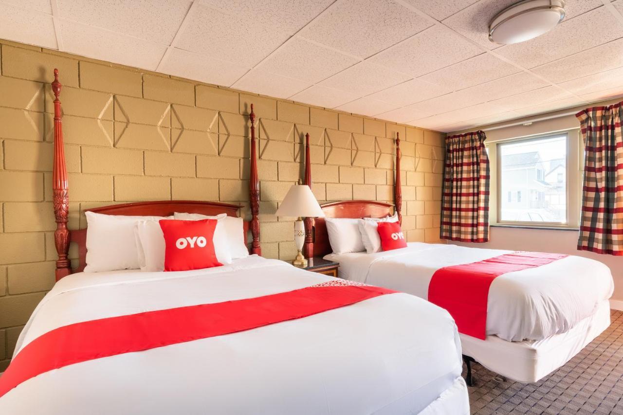 Oyo Hotel Malden Ma Broadway Kültér fotó